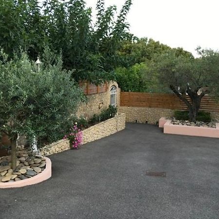 Appartement Rez De Chausse Bollène Exteriör bild